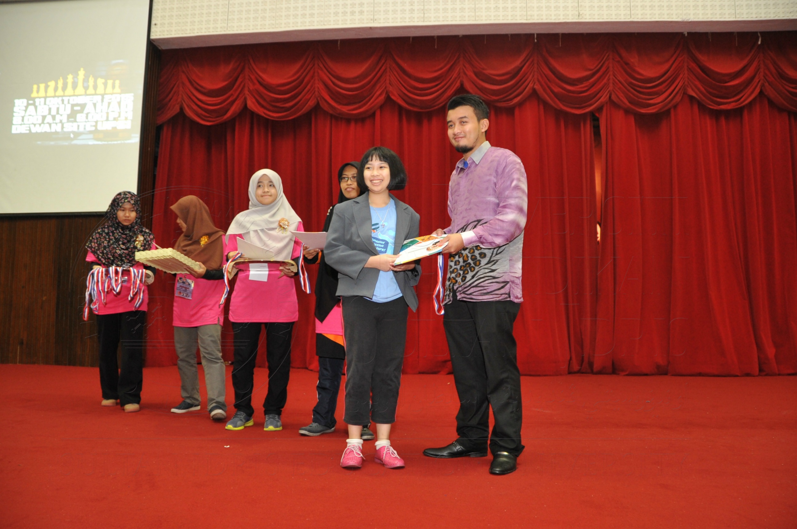 PRO15 158 CATUR HAS 9400